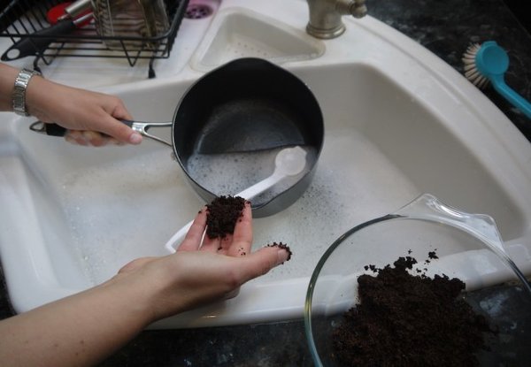 coffee-dish-cleaner-women-of-green