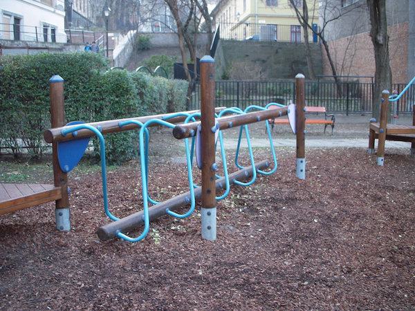 playground-coffee-grinds-women-of-green