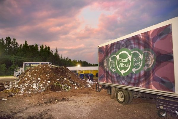 clean_vibes_truck_compost_bonnaroo_women_of_green