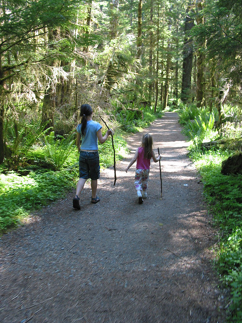 kids_hiking_ADHD_women_of_green