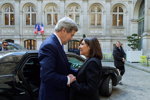 Paris_Mayor_Hidalgo_Welcomes_Secretary_Kerry_to_Paris_City_Hall